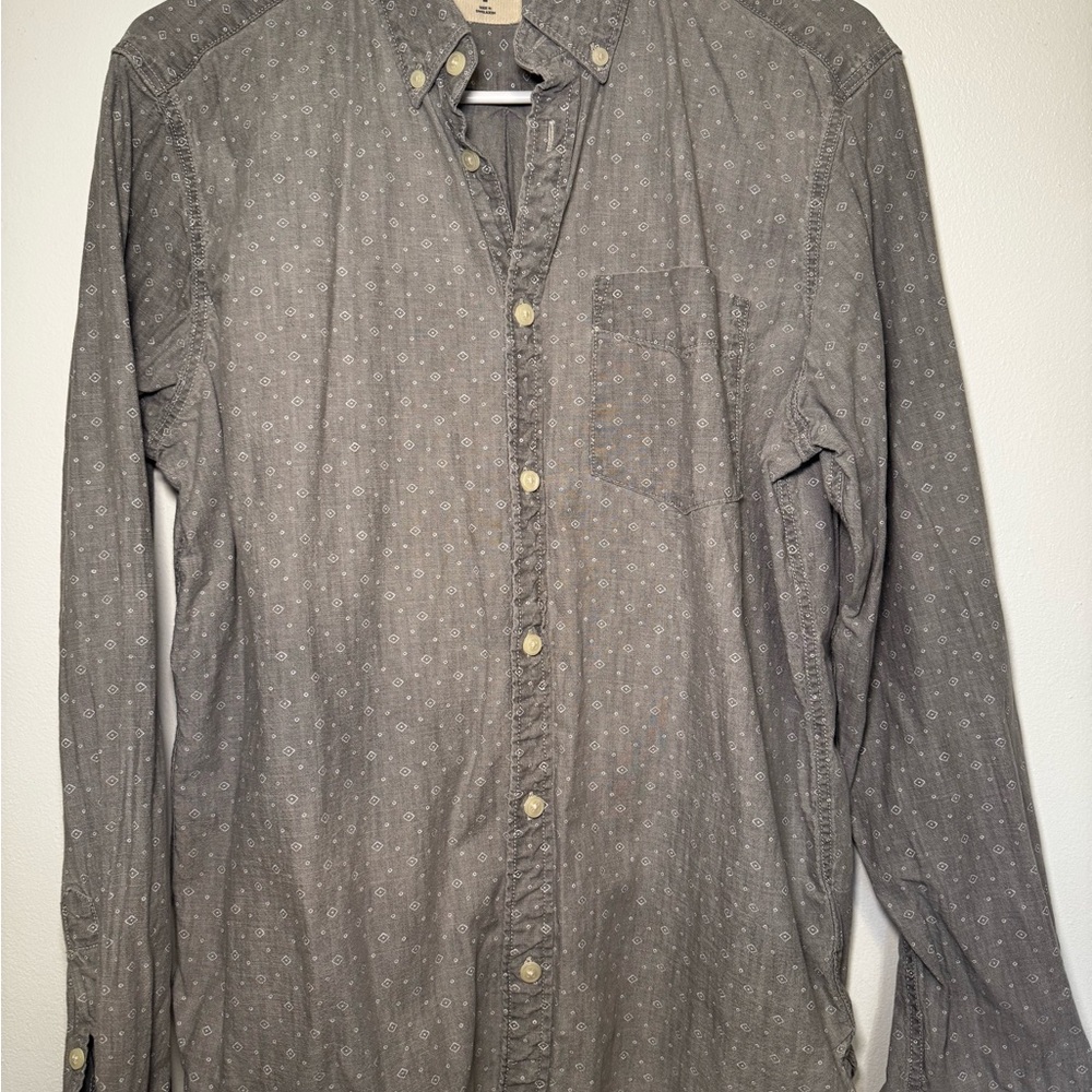 GAP Men's Patterned Gray Button-Down Shirt